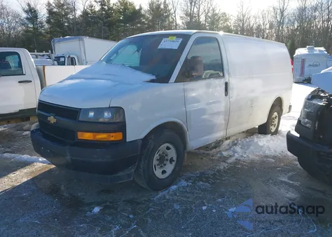 2019 Chevrolet Express 2500 Work Van z USA, uszkodzony, nr VIN 1GCWGAF17K1372458